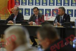 PNL se laudă că face Opoziţie la PSD, dar „uită” să scape de liberalii „blatişti” | Exclusiv EVZ