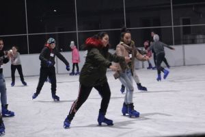 Joi, 28 decembrie: Spectacol de patinaj artistic susţinut, la Cugir, de sportivi din Miercurea Ciuc