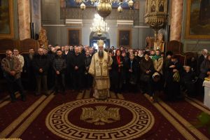 „Bucuria pe care a adus-o în lume Naşterea Domnului trebuie să fie împărtăşită de fiecare creştin” a transmis IPS Varsanufie la slujba de Crăciun