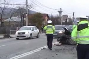 La 18 ani, beat şi fără carnet, a spulberat cu maşina 4 tineri  în Sălaj