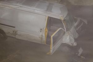 FOTO. ACCIDENT la SIBIU: Un bărbat din Alba, pasager într-o dubă, a fost rănit. Șoferul a murit după ce s-a izbit de un cap de pod