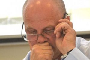 Revoluţie telefoinică. Primarul Reşiţei le-a cerut funcţionarilor telefoanele scumpe înapoi