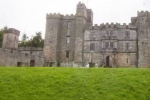 NEBUNIE MONDIALĂ pentru un CASTEL din SECOLUL XIII. Cu 50 de EURO poţi să devii PROPRIETAR