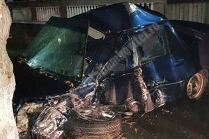 Accident pe DN 7! Un autoturism a acroşat alte două şi s-a făcut praf