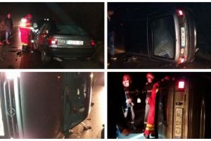 UPDATE, FOTO: Accident rutier aproape de Blaj. O maşină s-a răsturnat după ce s-a izbit de un cap de pod. Șoferul era băut