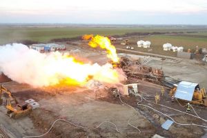 FOTOGALERIE. Incendiul de la Moftin arde de 10 zile. Astăzi vine Raed Arafat