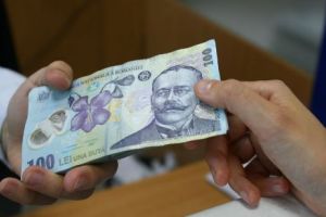 Vin VREMURI GRELE pentru cei cu împrumuturi în valută