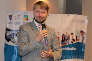 Laudă către bihoreni: UDMR-istul Szabo Odon şi-a cumpărat pagini întregi în ziare, ca să-şi laude activitatea