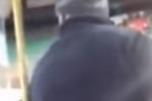 VIDEO: Un sofer Braicar, luat la pumni de un pasager beat, in timp ce conducea autobuzul