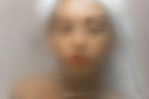 De ce ar trebui să puneţi spumă de ras pe oglinda din baie şi limonadă în vasele cu flori