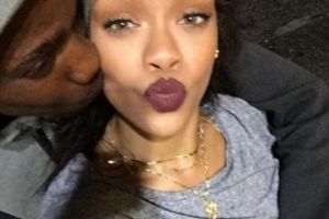 Verişorul Rihannei, împuşcat mortal în a doua zi de Crăciun. Mesajul emoţionant al artistei