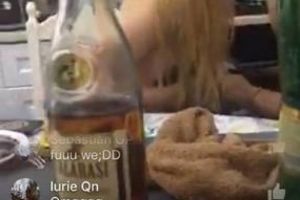 Viralul anului! Doi moldoveni, surprinşi în ipostaze fierbinţi! Au făcut amor, în timp ce prietenul…difuza LIVE pe Facebook!