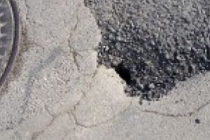 S-a promis refacerea plombelor de proasta calitatea, dar pana in prezent nu s-a refacut nimic