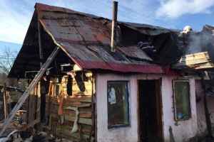 Incendiu la o locuinţă din Căiuţi