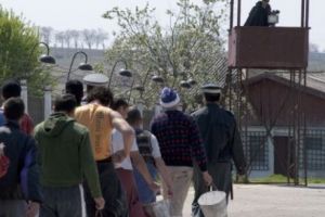 Protest inedit la Penitenciarul Deva! Gardienii nu mai vor să plece acasă