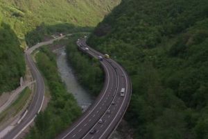Am rămas şi fără rege. Cine oare ne mai drege?