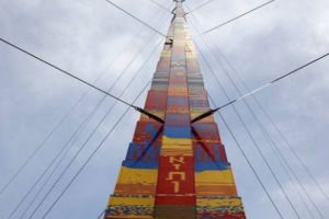 Turn din Lego în Cartea Recordurilor, construit în memoria unui băieţel ucis de cancer 