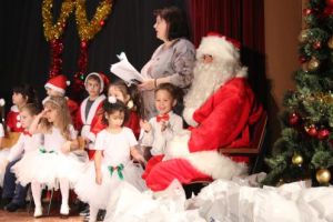 Serbare în cinstea lui Moş Crăciun, la Centrul Cultural Buftea