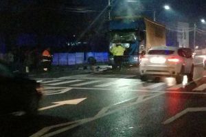 ULTIMĂ ORĂ: Trafic dificil pe DN2 E85 după ce două TIR-uri s-au ciocnit la Dumbrăveni