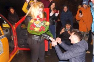 VIDEO FOTO Cerere în căsătorie emoţionantă la Păltiniş. S-a terminat cu bine