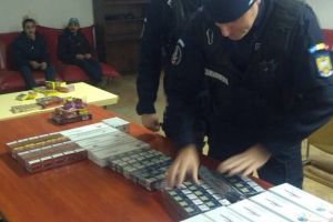 Țigări de contrabandă şi petarde CONFISCATE de jandarmii arădeni (FOTO)