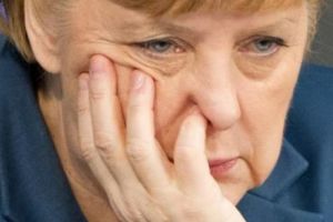 JUMĂTATE dintre germani s-au SĂTURAT de Merkel