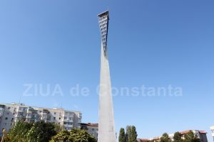 #scrieDobrogea: Farul Constanta - calauza navigatorilor sau cand lumina invinge intunericul (galerie foto)