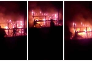 FOTO, VIDEO. O casă construită din lemn, distrusă de un incendiu violent, la Săsciori