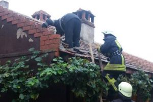 Incendiu la anexa unei case din localitatea timiseana Balint