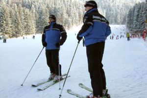 Turişti rătăciţi, salvaţi de jandarmii montani