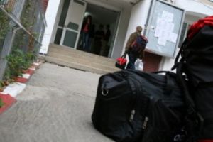 Studenţi mulţi, locuri puţine. Ce păţesc studenţii care îşi vând locurile din cămine
