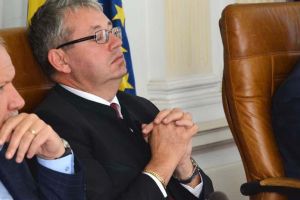 Elnők fără vorbe: Preşedintele CJ Bihor, Pásztor Sándor, fuge de BIHOREANUL