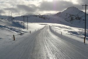 Atenţie, şoferi! Depunere de polei!