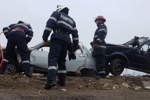 Exercitiu pus la cale de pompierii timiseni pentru interventia la un accident cu victime incarcerate