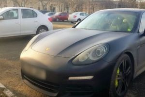 Porsche furat din Marea Britanie, descoperit la Constanţa