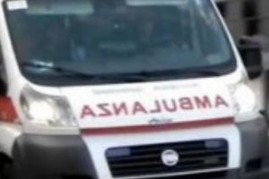 Triunghiul conjugal: Româncă PRINSĂ cu amantul în pat şi băgat în spital
