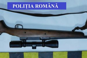 Tânăr recidivist din Rodna, reţinut după ce a furat o armă de vânătoare şi cartuşe (FOTO)