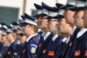 POLIȚIA ROMÂNĂ a făcut toate pregătirile pentru ANUL NOU.  Peste 8.000 de poliţişti vor fi la datorie
