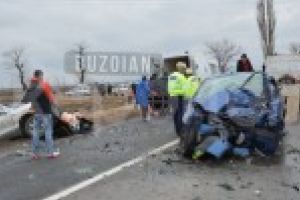 GALERIE FOTO: Accident TERIBIL pe DN 2B provocat de o soferita de 27 de ani / Mama vinovatei si-a pierdut viata