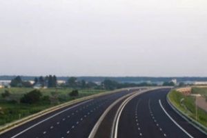 Ungurii continuă autostrada către Vărşand
