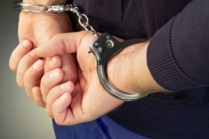 Cluj: Şi-a şantajat, pentru 5.000 euro, fosta iubită cu publicarea unor fotografii nud şi a sfârşit în arestul Poliţiei