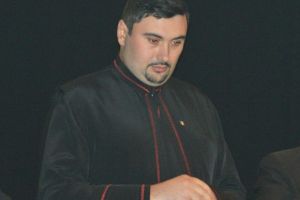 Protopopul Reghinului în mijlocul idicenilor