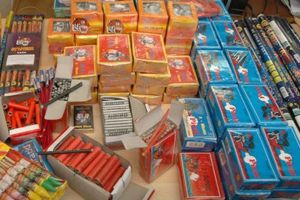 Tineri din Satu Mare, prinşi cu mii de petarde. S-au ales cu dosar penal