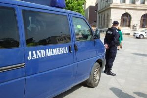 Jandarmii acţionează cu forţe suplimentare în perioada Anului Nou