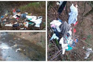 FOTO ȘTIREA TA: Urme ale necivilizaţiei în comuna Săsciori. Valea Sebeşului, plină cu gunoaie, cârpe şi resturi menajere