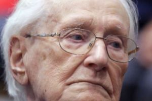 Instanţa a decis! „CONTABILUL de la AUSCHWITZ” trebuie să îşi ispăşească pedeapsa!