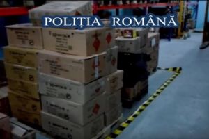 Perchezitii la suspecti de operatiuni cu articole pirotehnice, fara drept. Peste o tona de artificii confiscate de politisti