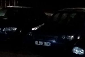 FOTO, ȘTIREA TA. O maşină parcată într-un oraş din Alba avea plăcuţa cu numerele de înmatriculare întoarsă: ”Neatenţie sau glumă proastă?”