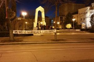 Adepţii Mişcării #Rezist le urează „La Mulţi Ani… cu executare!” penalilor