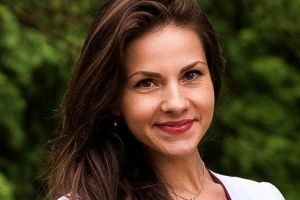 Made in UMF. Amalia Miklos, student doctorand şi asistent universitar: „Admiterea la Facultatea de Farmacie a fost cea mai bună alegere!”